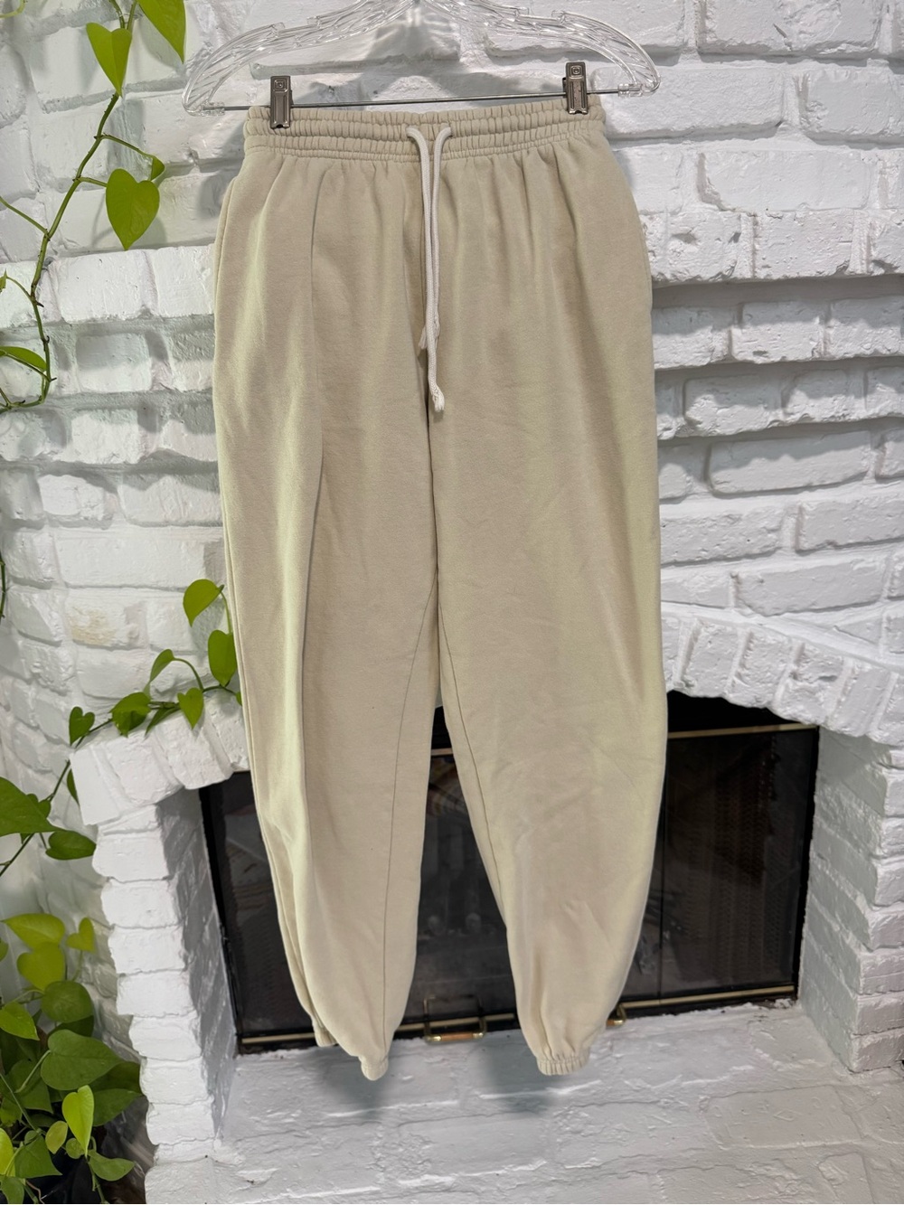 Urban Outfitters Women’s Jogger Sweatpants - Cream